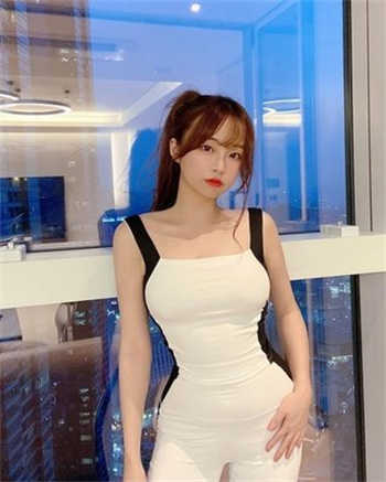 抖音上一个戴眼镜的男吃播