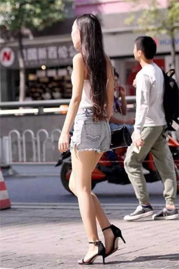 玩具少女酱酱是谁