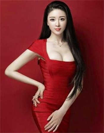 妻子让无能老公陪领导吃饭