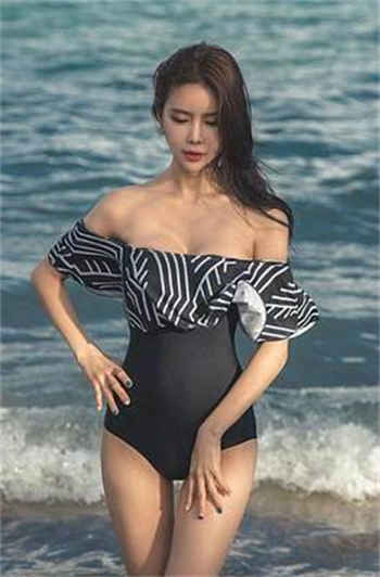 女治疗师亲自上阵指导