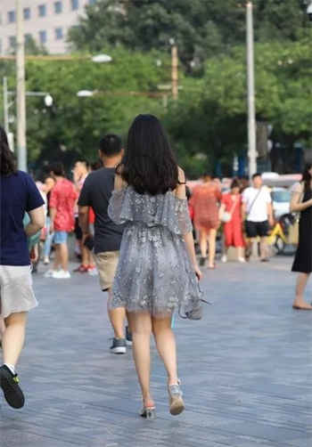 男的家暴女的出轨谁不对