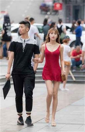 银行里的妈妈们