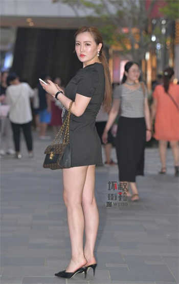 老婆经常参加同学聚会