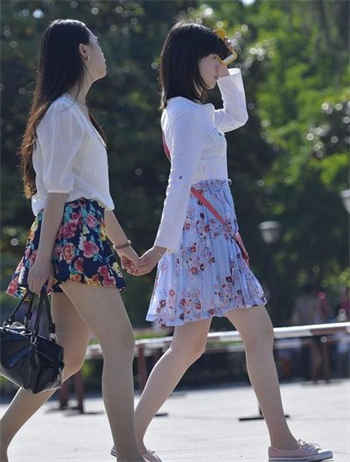 半老徐娘风韵撩人图片
