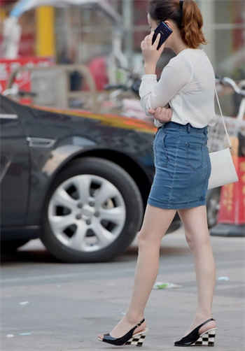 女主播表情舞加特林