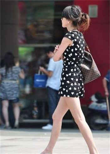 美谷朱里和黑人 正在播放