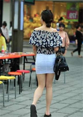 乖含着吸出来用嘴h