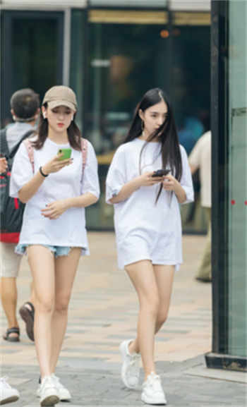 考研的姐姐来家借住