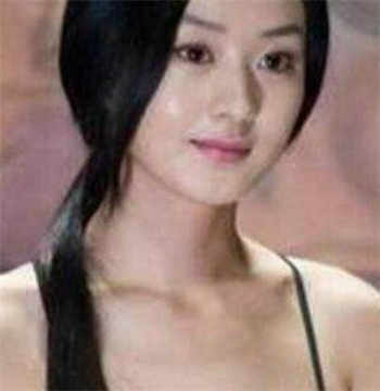商务旅行戴帽的女老板