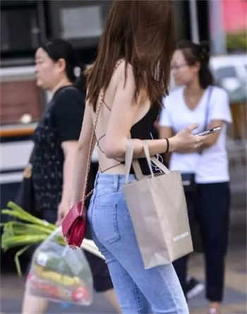 把筷子放屁眼里女