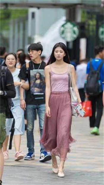 奈汐绛紫色