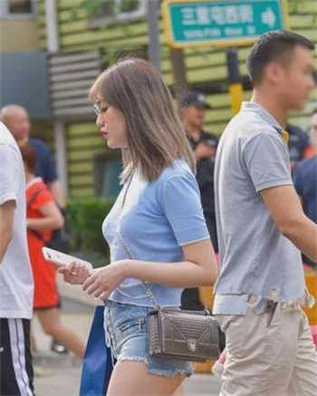 徐先生和楼上租客电影